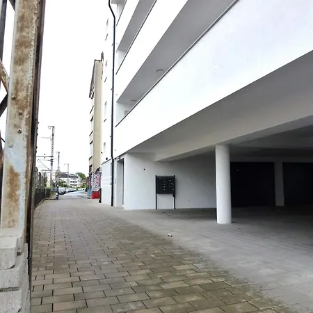 Apartment Stilvoll, Zentral, Einzigartig I Balkon I Parkplatz I Kueche *