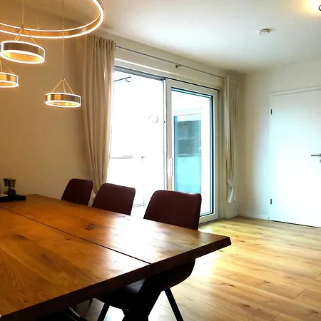 Stilvoll, Zentral, Einzigartig I Balkon I Parkplatz I Küche Apartamento