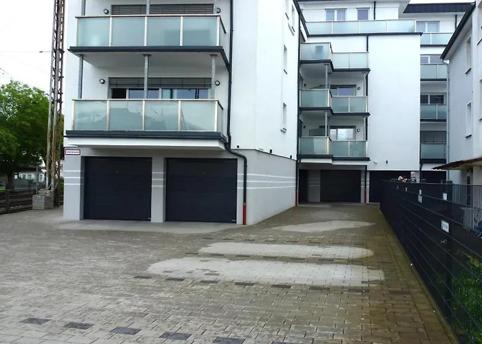 公寓 Stilvoll, Zentral, Einzigartig I Balkon I Parkplatz I Kueche 帕德博恩